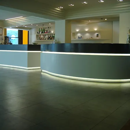 Hotel City Римини