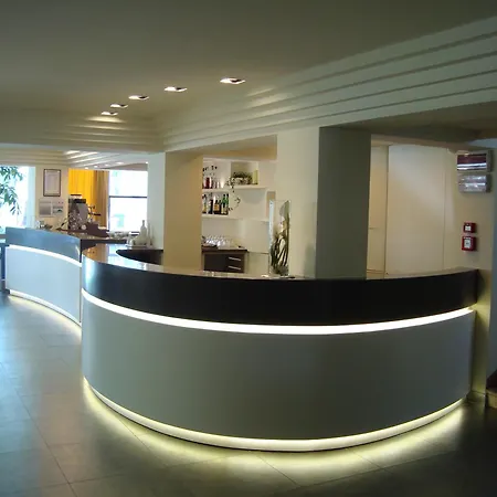 Hotel City Римини