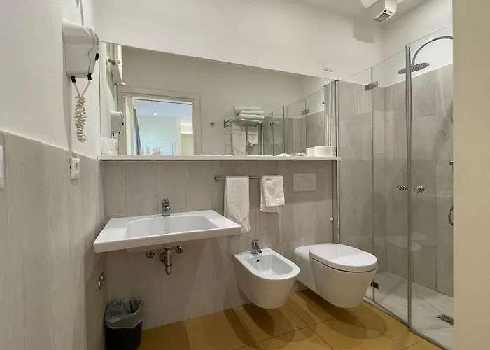 فندق Hotel City 3*