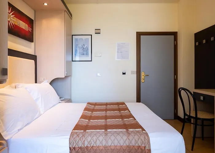 فندق Hotel City