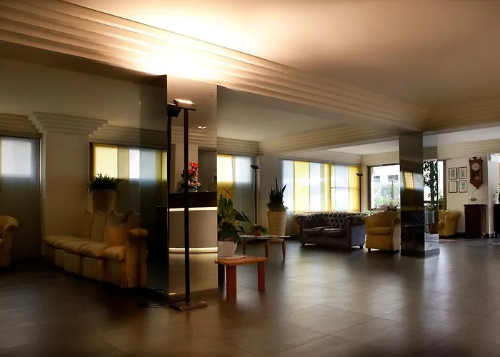 فندق Hotel City