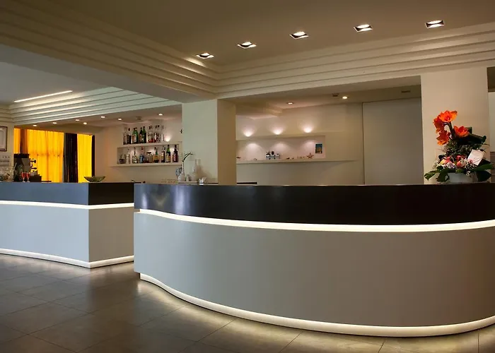 Hotel City ريميني