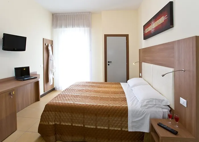 فندق Hotel City 3*