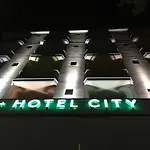 מלון Hotel City